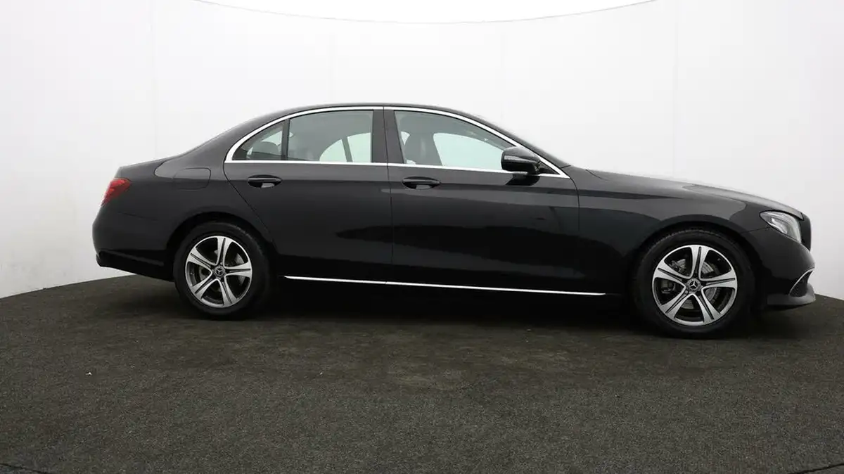 2019-mercedes-benz-e-class-20d-e220d-se-ss-saloon-4d-big-41