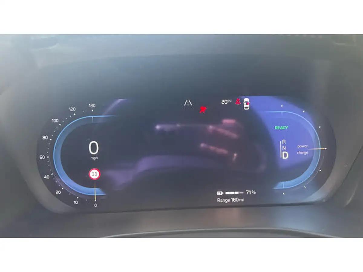 2022-volvo-xc40-e-recharge-plus-228bhp-big-10
