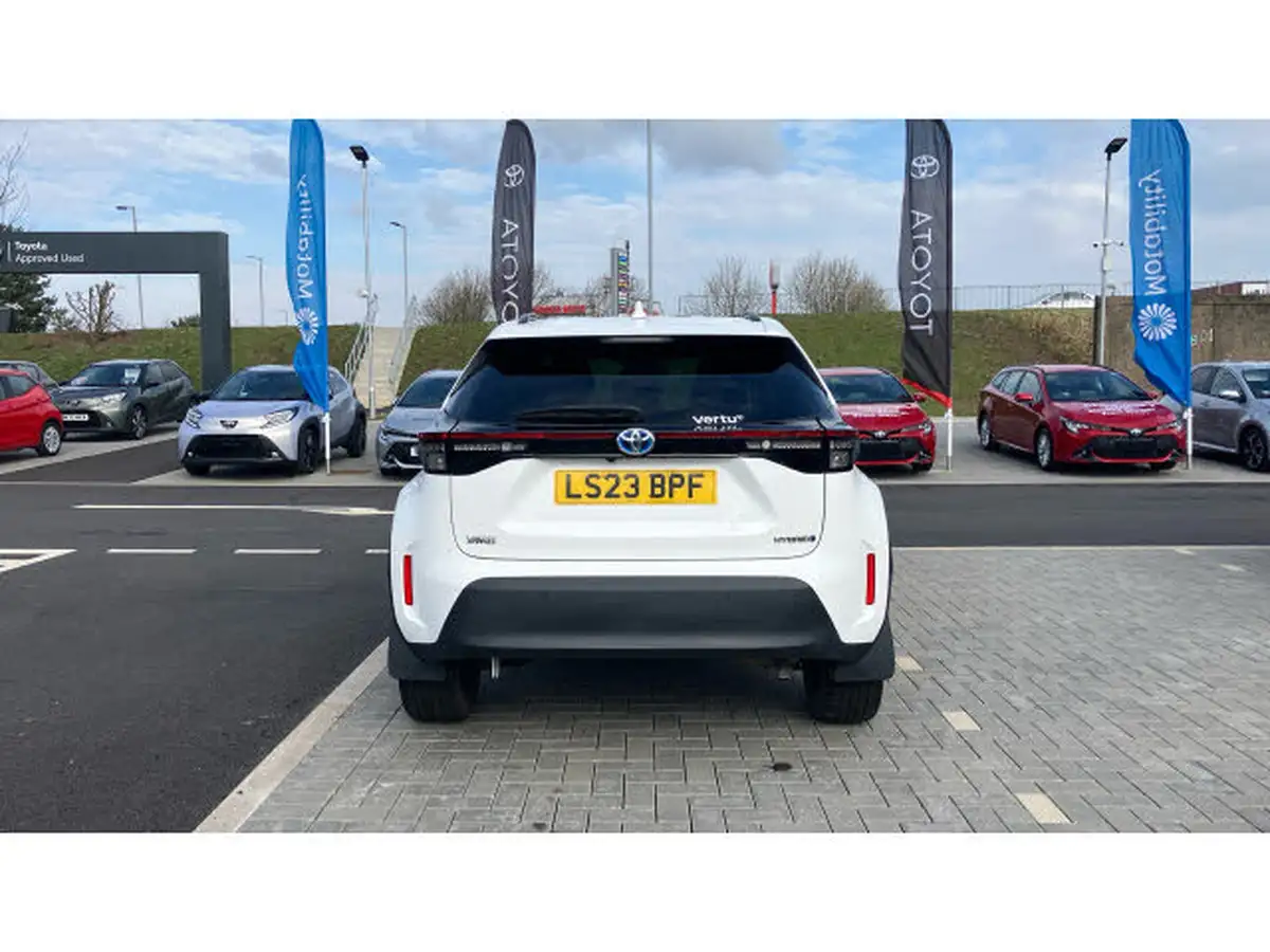 2023-toyota-yaris-cross-15-vvt-i-excel-awd-i-big-18