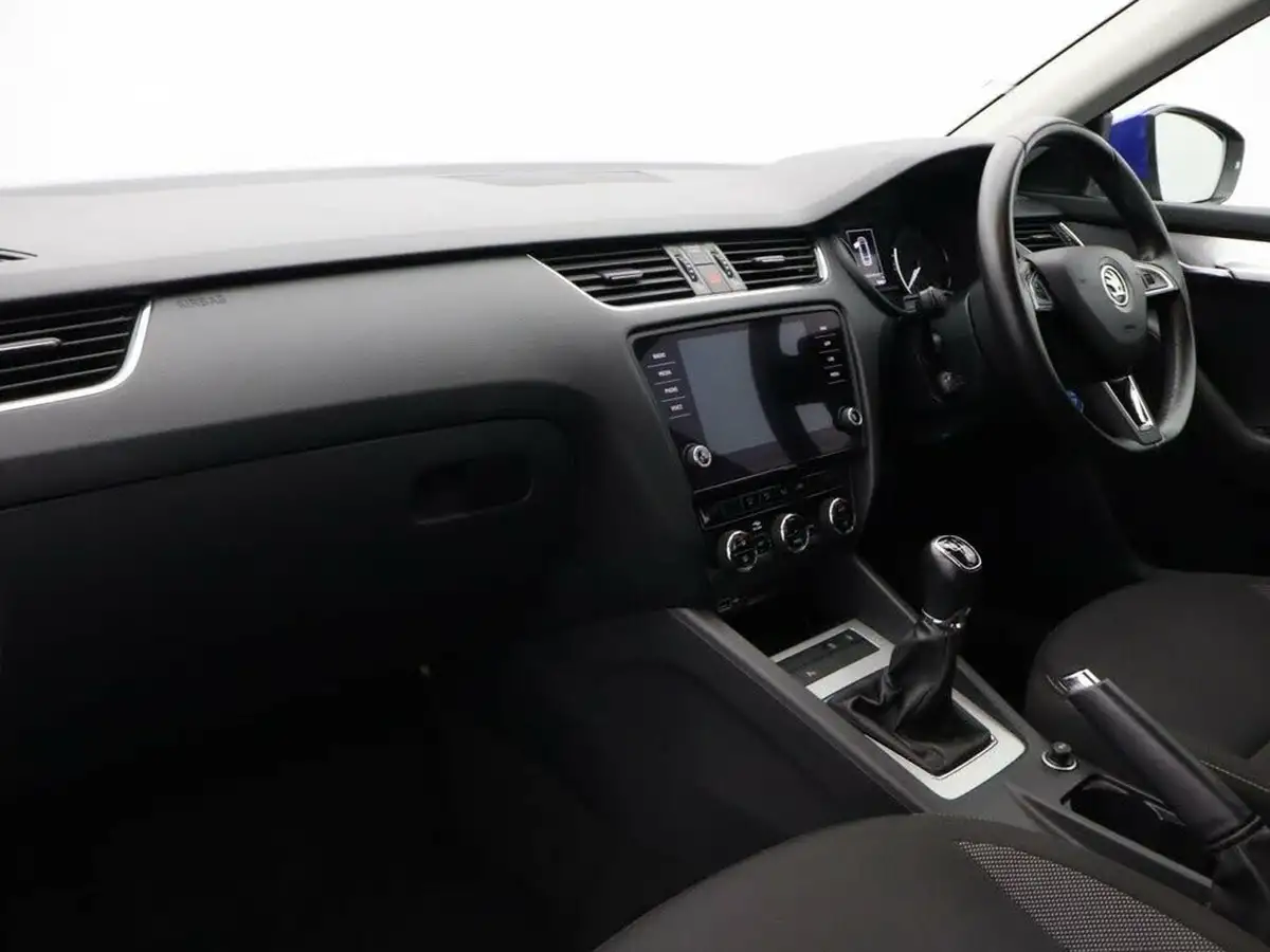 2020-skoda-octavia-10-tsi-se-technology-115ps-estate-big-21