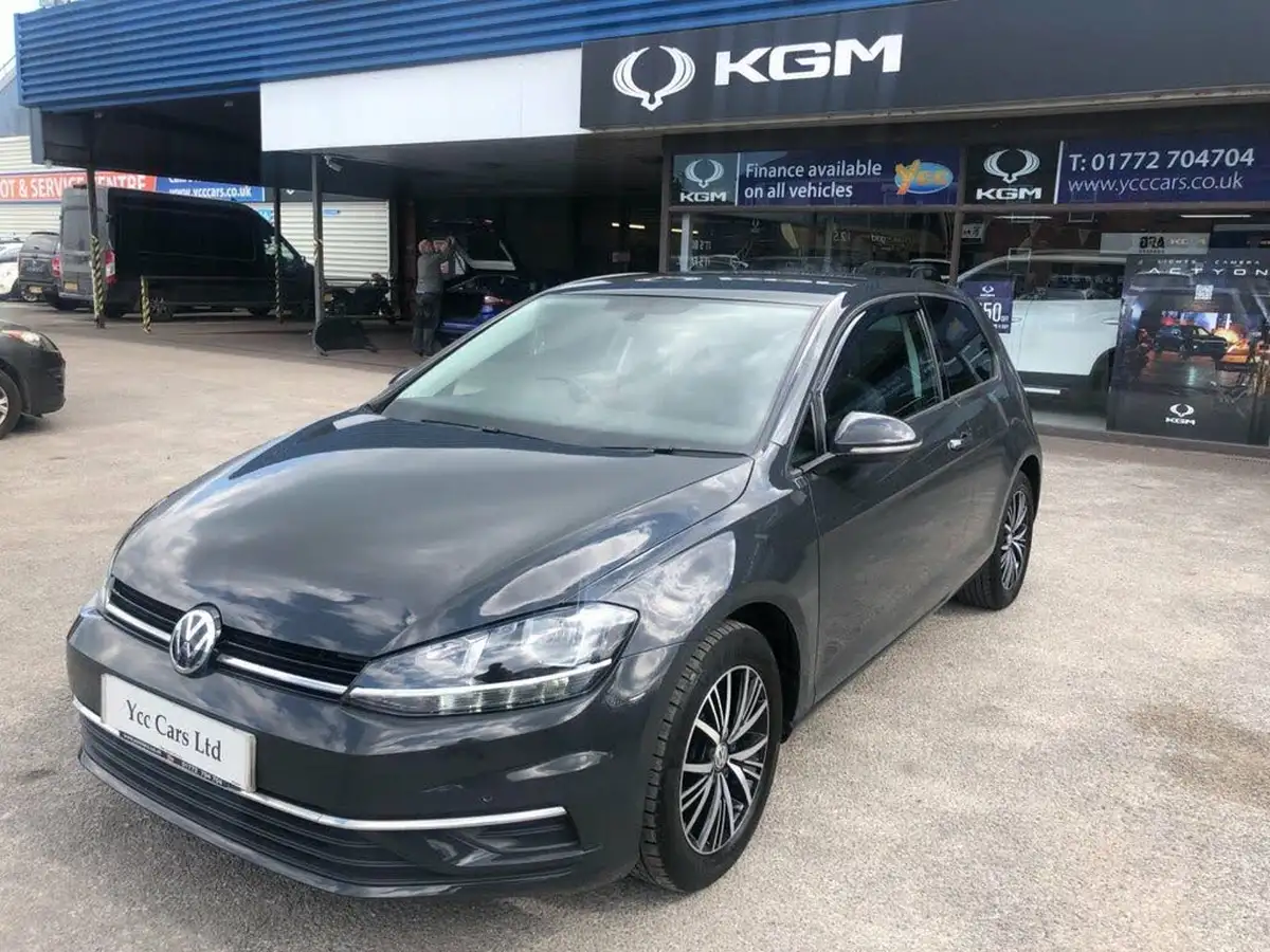 2018-volkswagen-golf-14-tsi-se-hatchback-3d-big-9