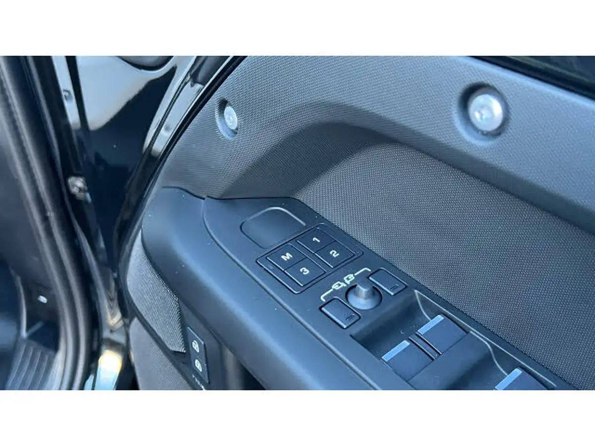 2024-land-rover-110-defender-30-d350-x-dynamic-se-big-37