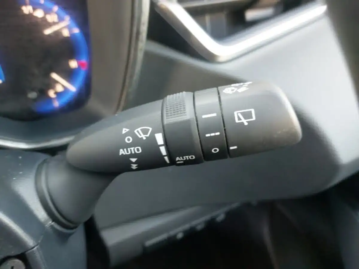 2022-suzuki-swace-18-sz-t-big-13