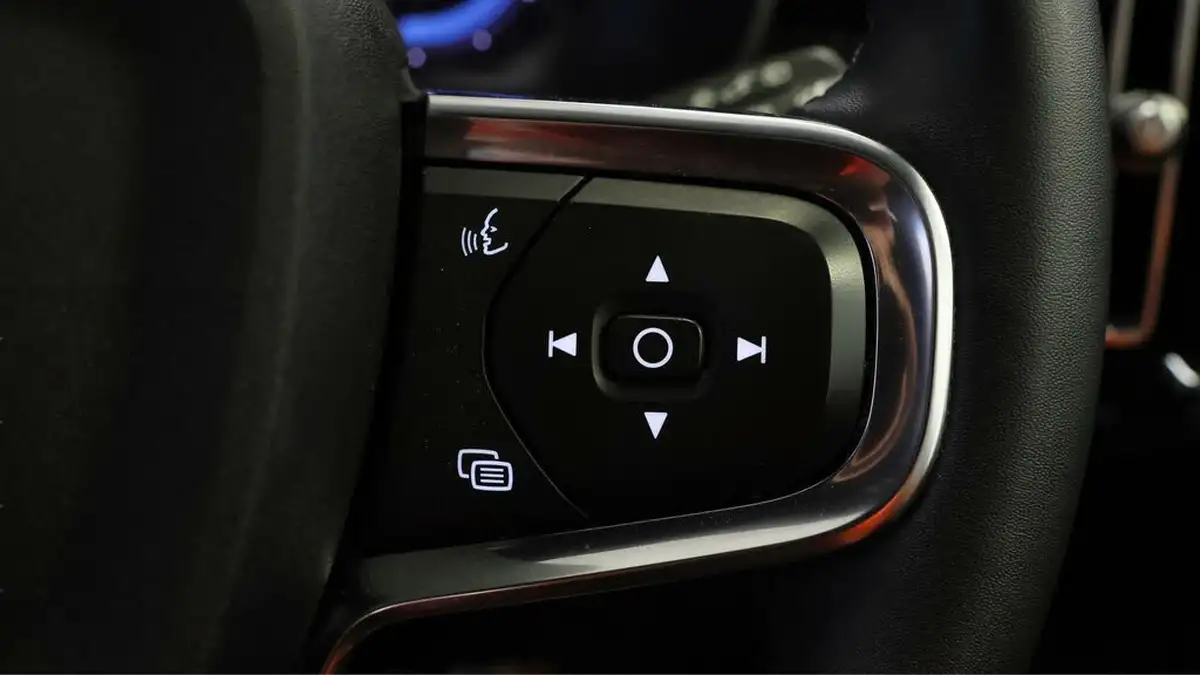 2021-volvo-xc40-e-twin-recharge-plus-big-23