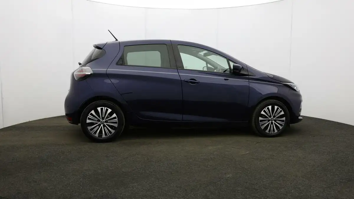 2021-renault-zoe-e-riviera-limited-edition-big-59