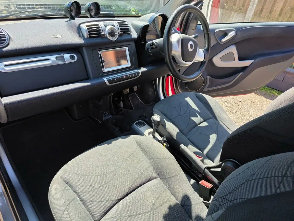 2012-smart-fortwo-10-passion-83bhp-coupe-softouch-big-12