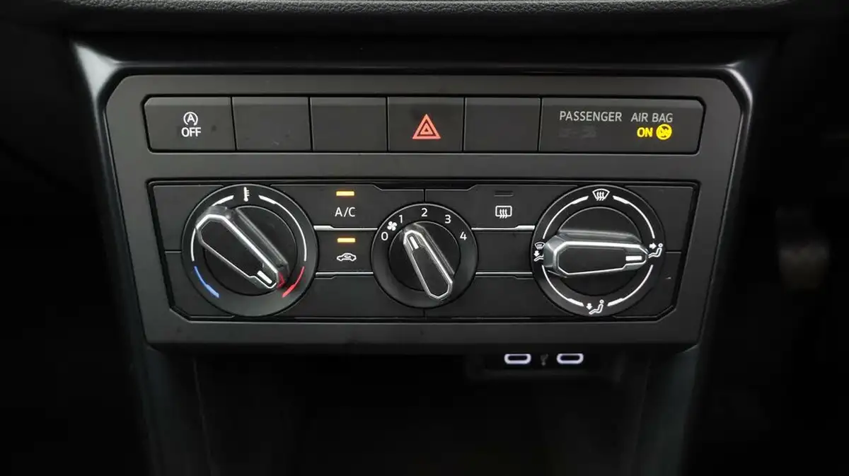 2022-volkswagen-t-cross-10-tsi-s-big-12