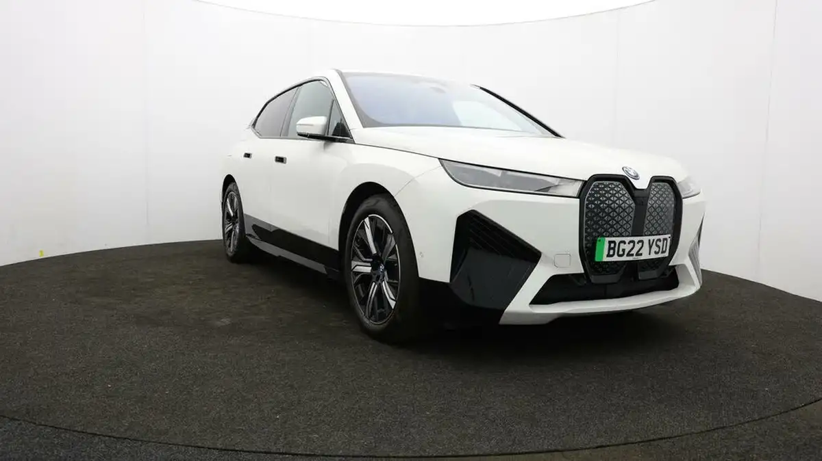 2022-bmw-ix-e-xdrive-40-m-sport-big-48