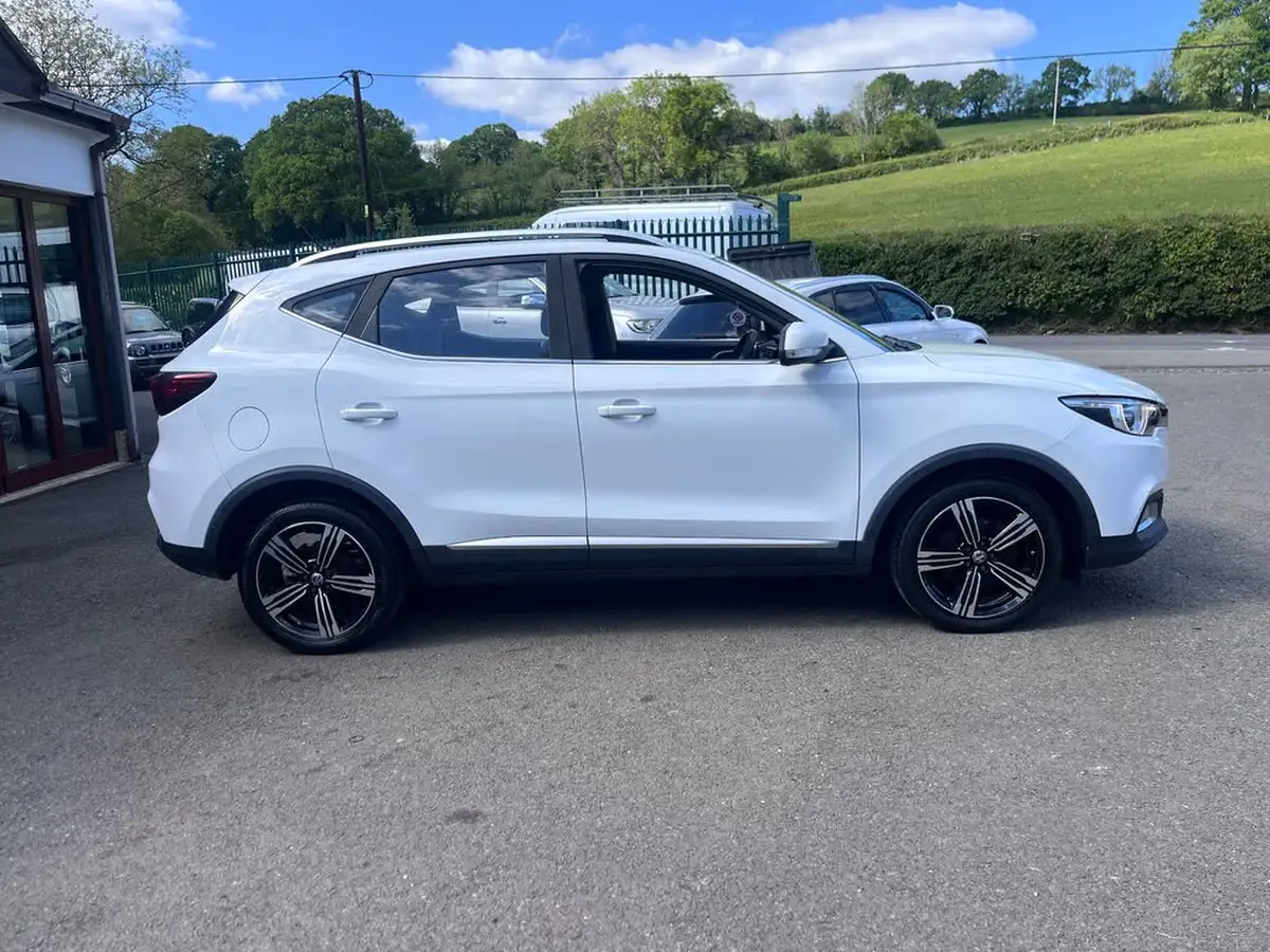 2019-mg-zs-suv-15-vti-tech-exclusive-105bhp-big-3