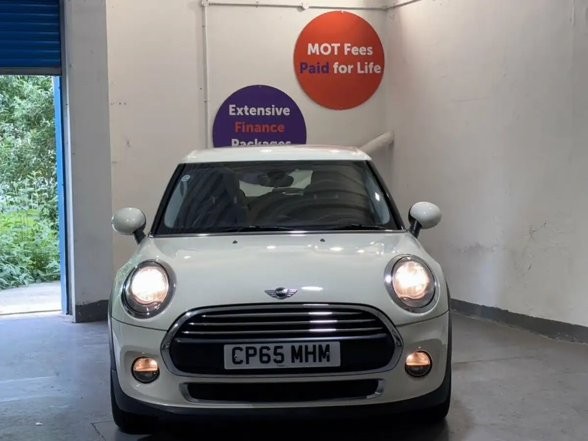 2015-mini-cooper-12-one-ss-5d-big-2