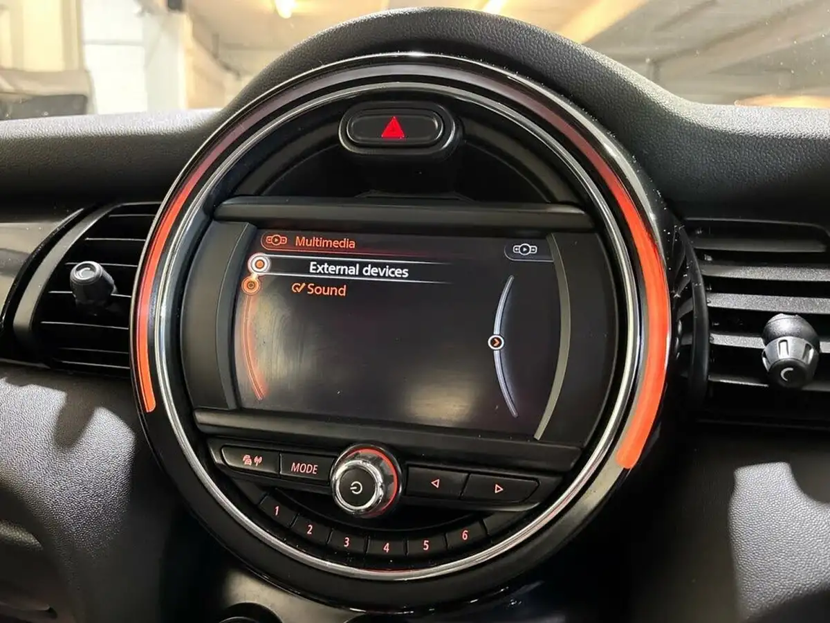 2015-mini-cooper-12-one-ss-5d-big-26