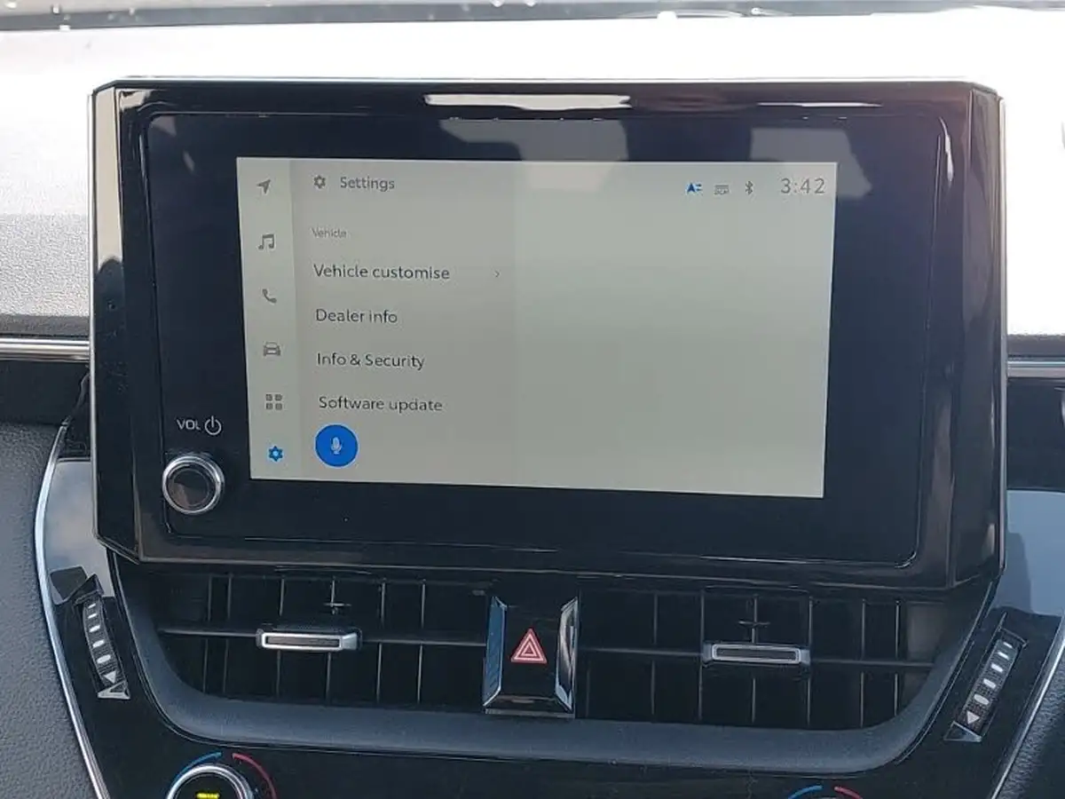 2022-toyota-corolla-20-vvt-i-icon-tech-hatchback-big-16
