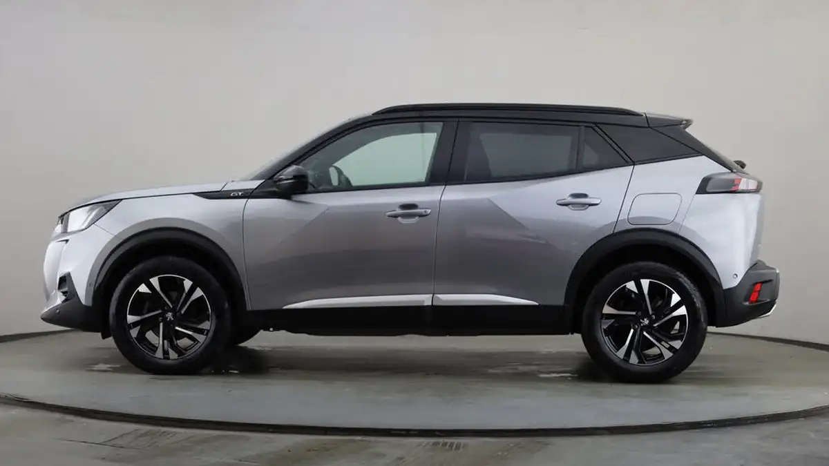 2022-peugeot-2008-suv-12-puretech-gt-eat8-big-13