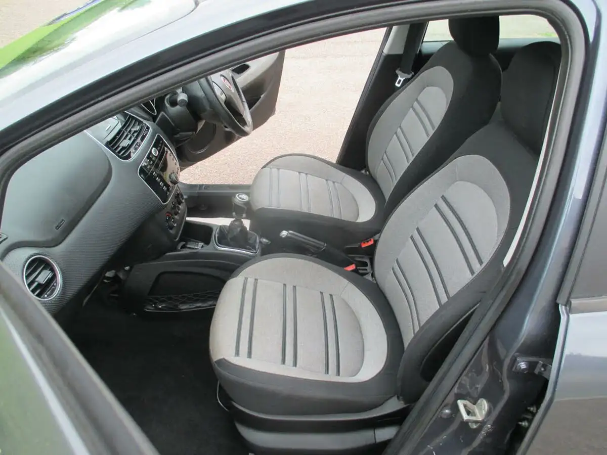 2010-fiat-punto-evo-14-dynamic-8v-ss-5d-big-23