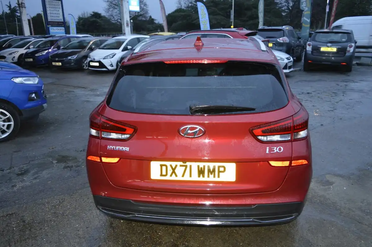 2021-hyundai-i30-10-t-gdi-premium-48v-tourer-dct-big-7