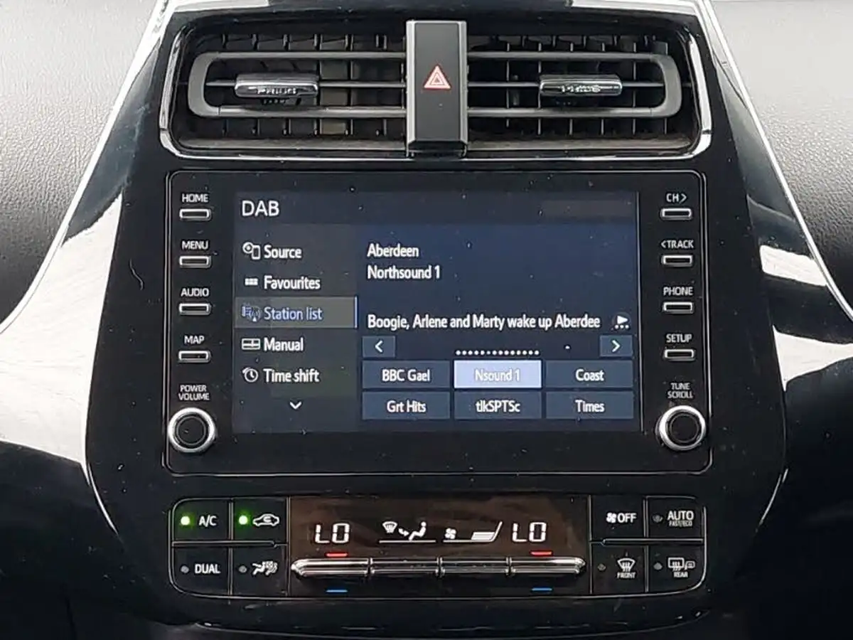2019-toyota-prius-big-10