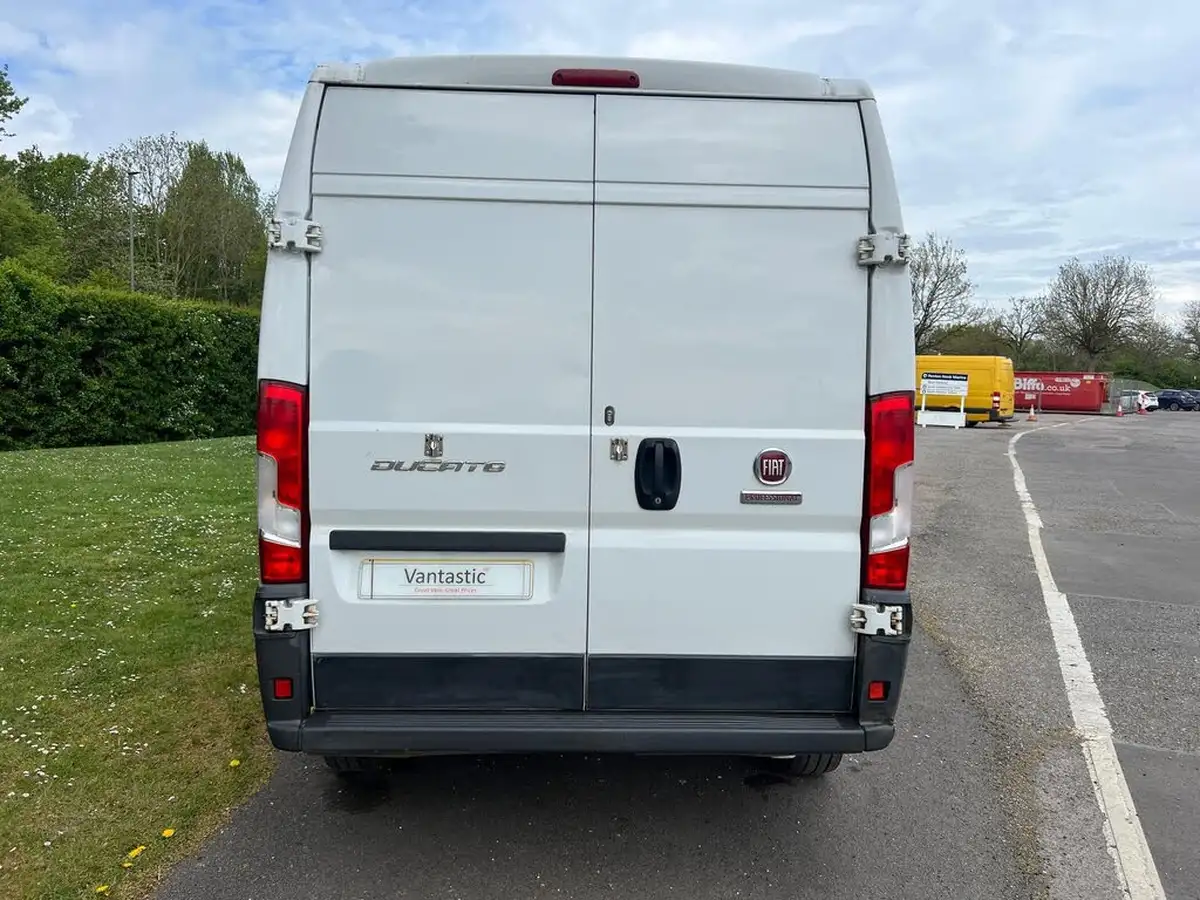 2017-fiat-ducato-20td-35-lh2-panel-big-18