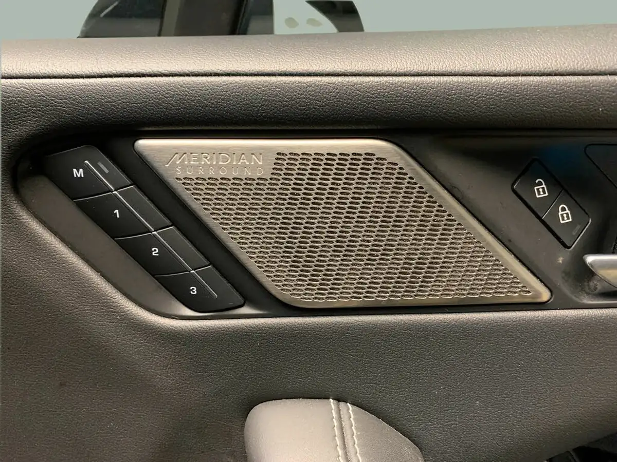 2021-jaguar-i-pace-ev400-hse-big-18