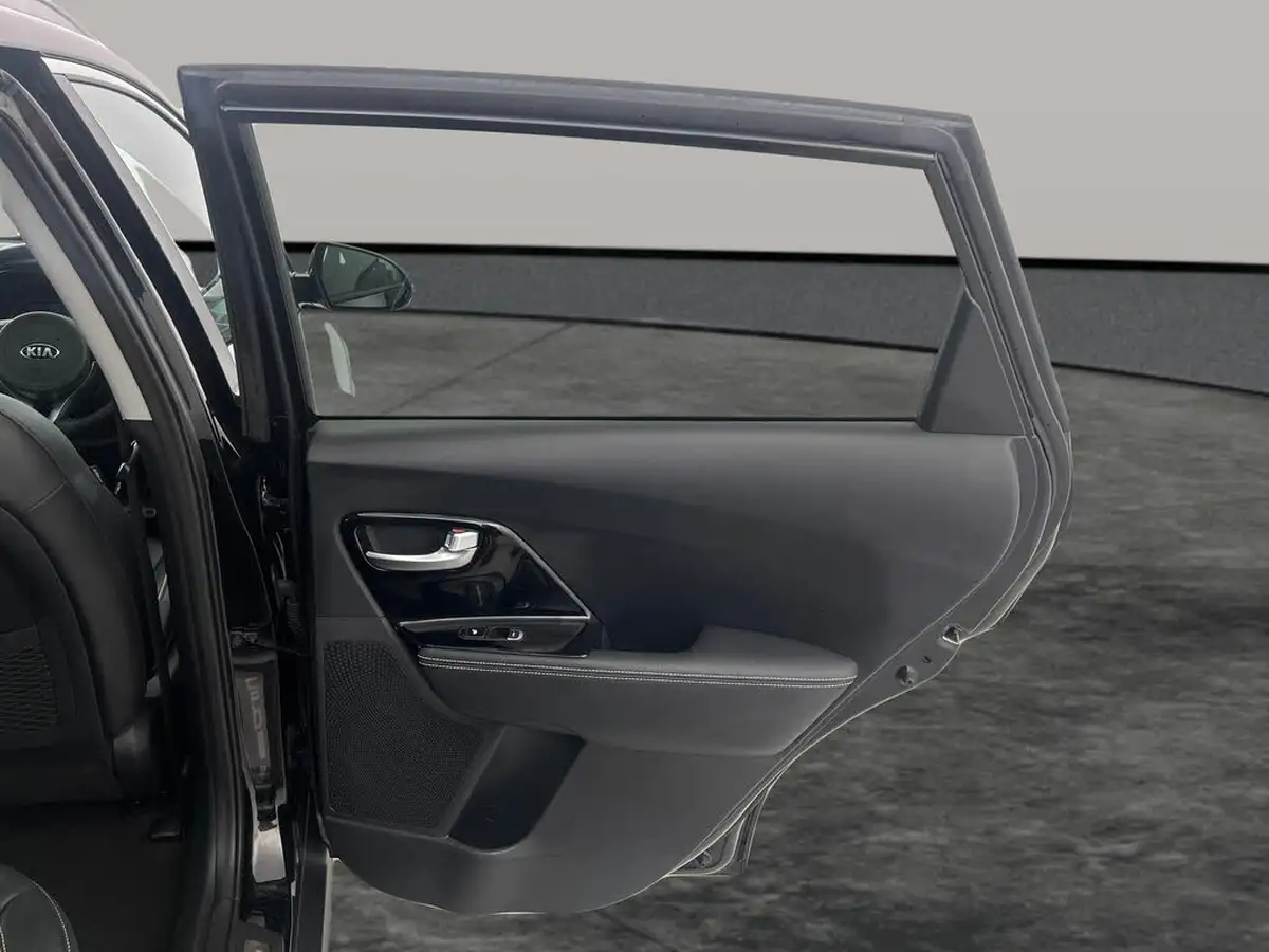 2021-kia-e-niro-ev-4-big-32