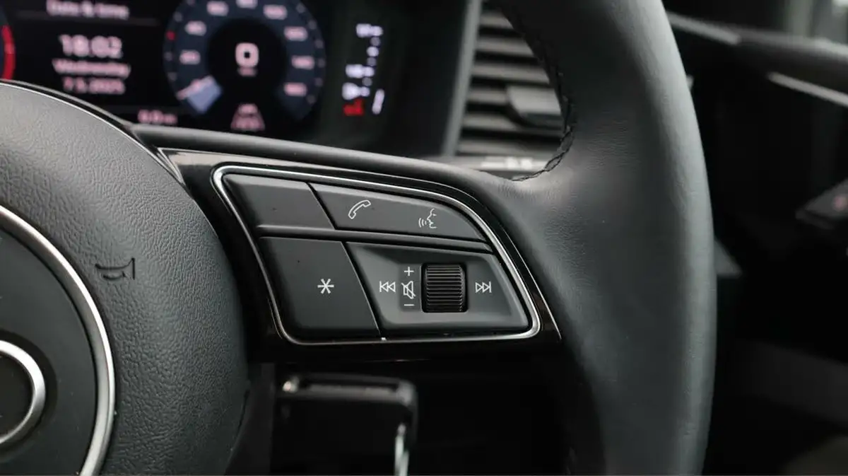 2021-audi-a1-10-30-tfsi-technik-110ps-big-24