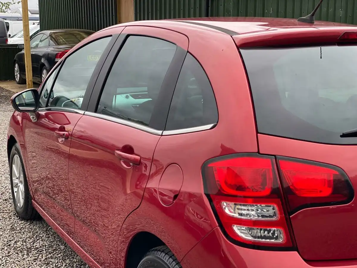 2010-citroen-c3-14td-vtr-big-25