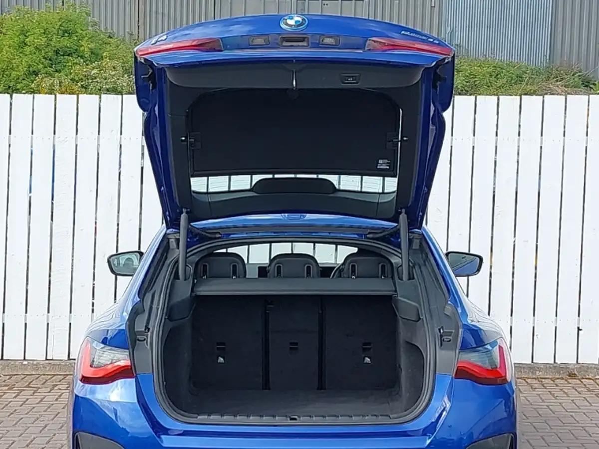 2024-bmw-i4-e-edrive35-m-sport-big-12