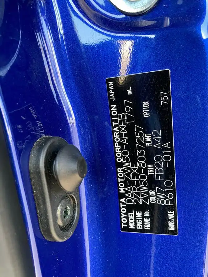 2016-toyota-prius-big-8