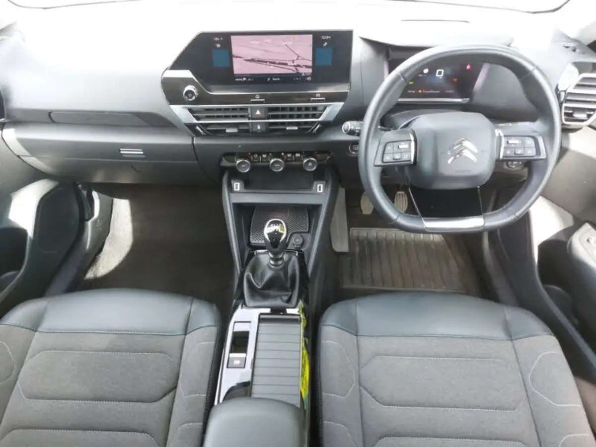 2022-citroen-c4-12-puretech-shine-130ps-big-2