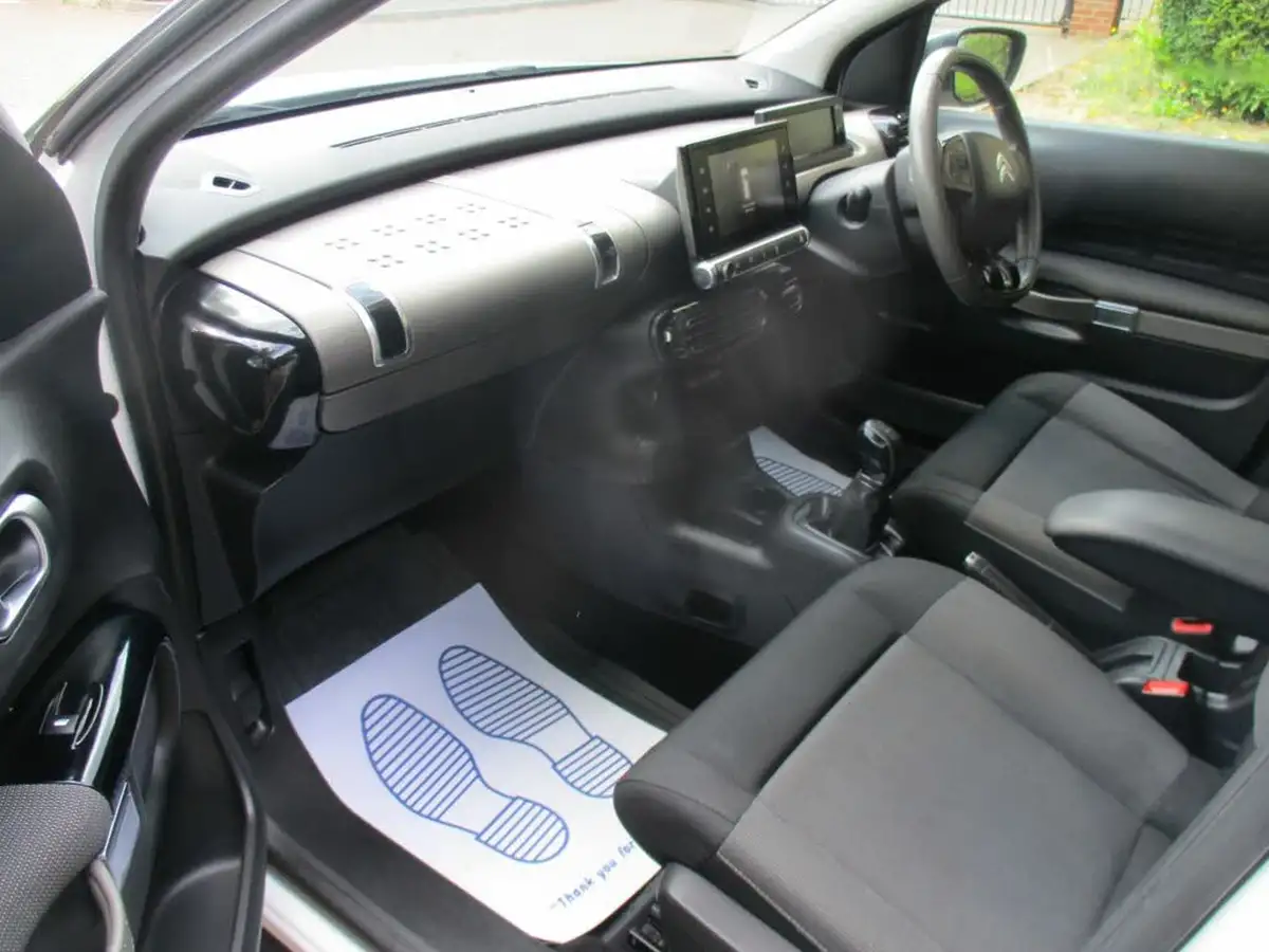 2017-citroen-c4-cactus-12-puretech-flair-82ps-big-29