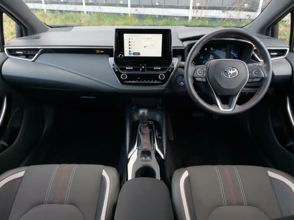 2023-toyota-corolla-18-vvt-i-gr-sport-138bhp-hatchback-big-2