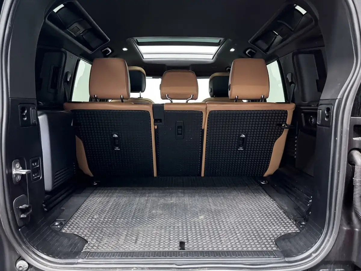 2022-land-rover-110-defender-50-p525-v8-big-16
