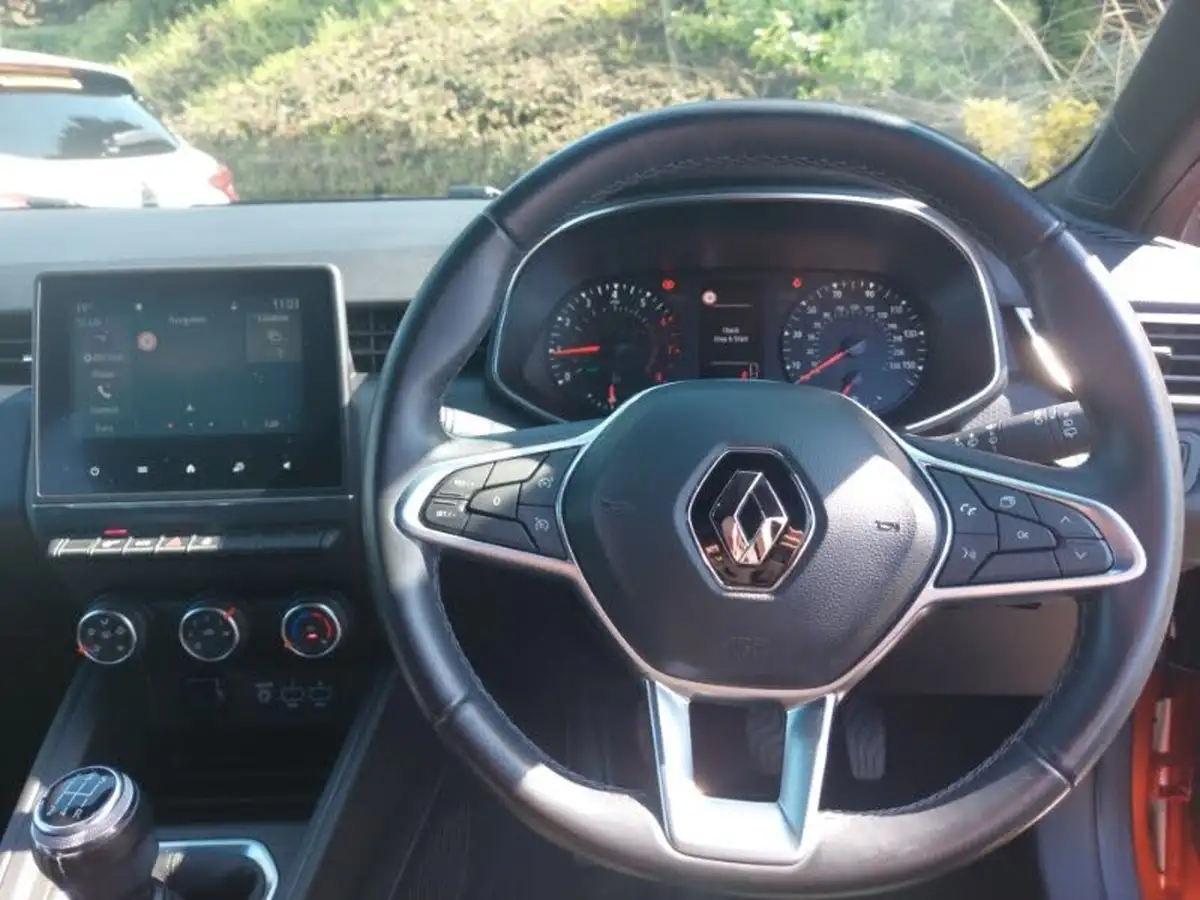 2020-renault-clio-10-sce-iconic-75bhp-big-6