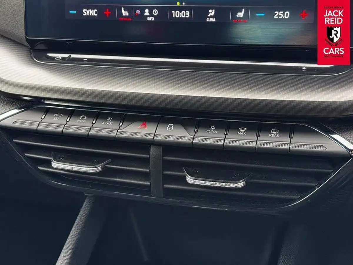 2021-skoda-octavia-20tdi-vrs-estate-big-26