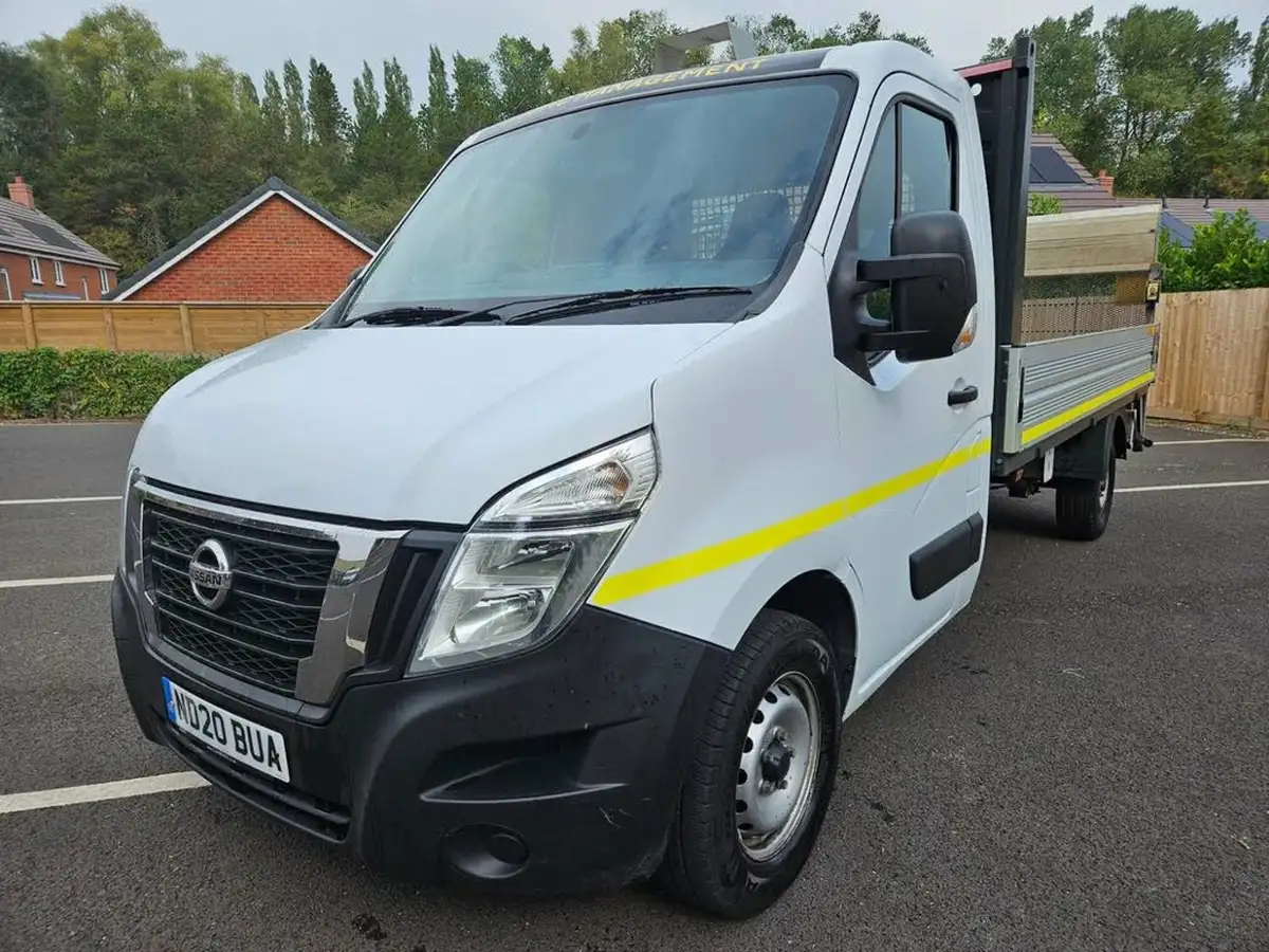 2020-nissan-nv400-23dci-acenta-l3-135bhpeu6dt-f35-chassis-cab-big-3
