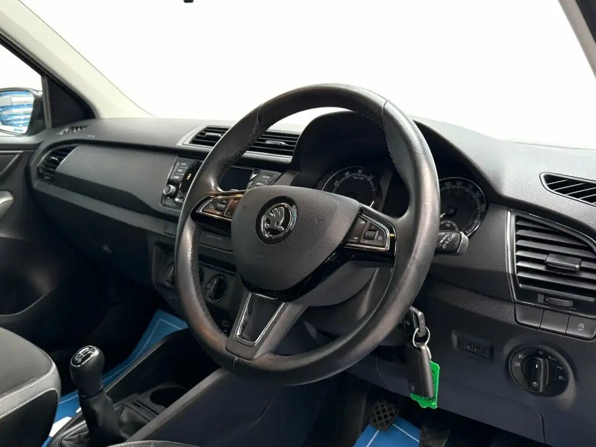 2020-skoda-fabia-10-mpi-colour-edition-60ps-big-14