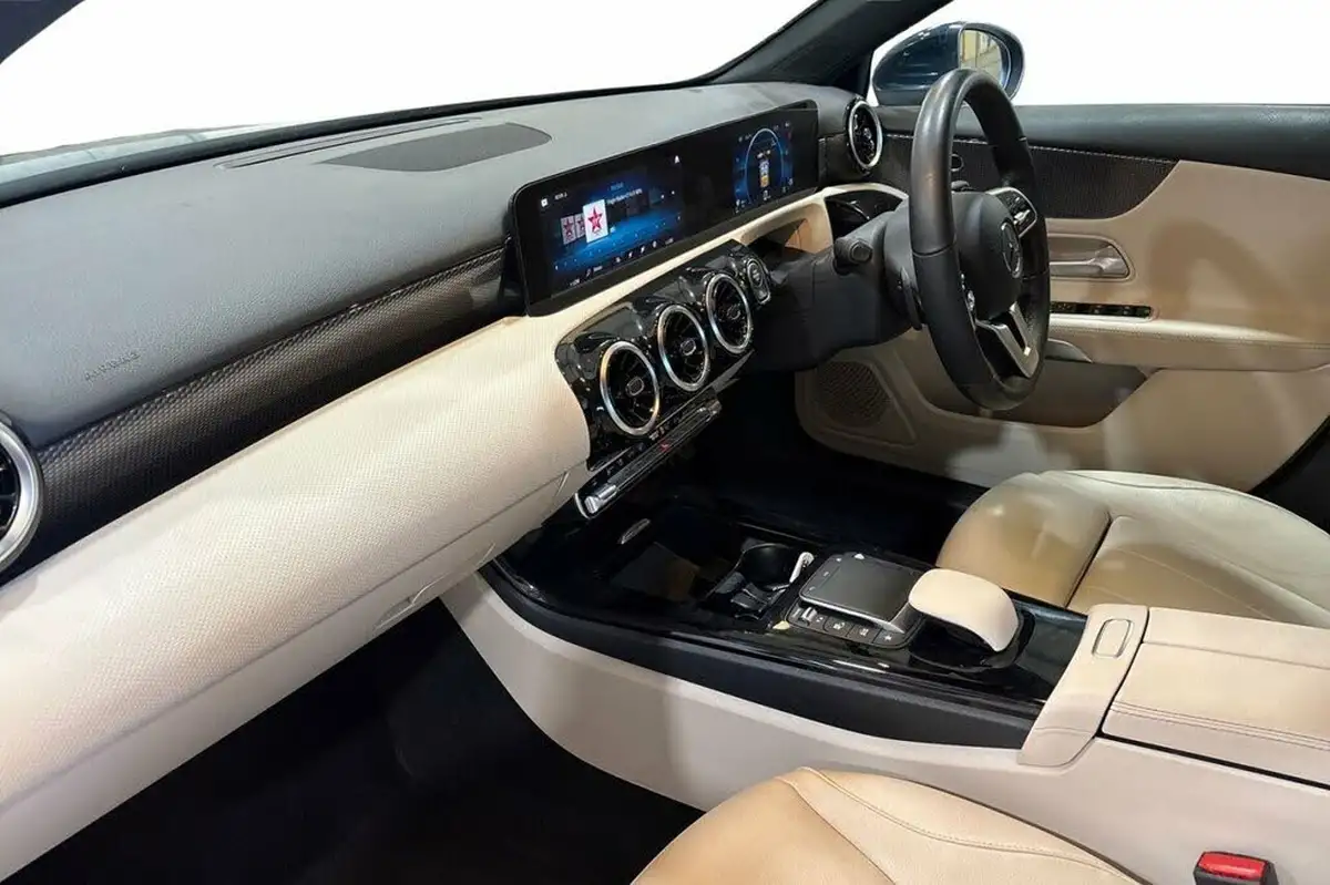 2022-mercedes-benz-a-class-13-a180-sport-executive-edition-hatchback-5d-7g-dct-big-10