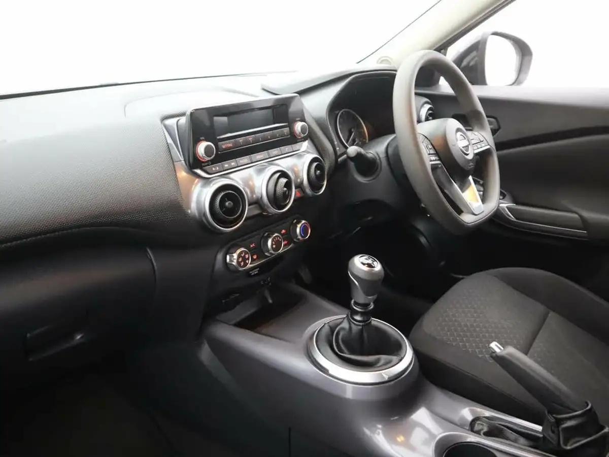 2023-nissan-juke-10-dig-t-visia-big-12