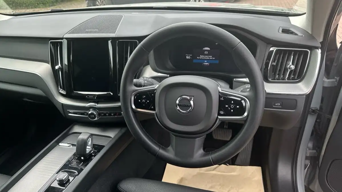 2023-volvo-xc60-20td-b4-plus-dark-big-9