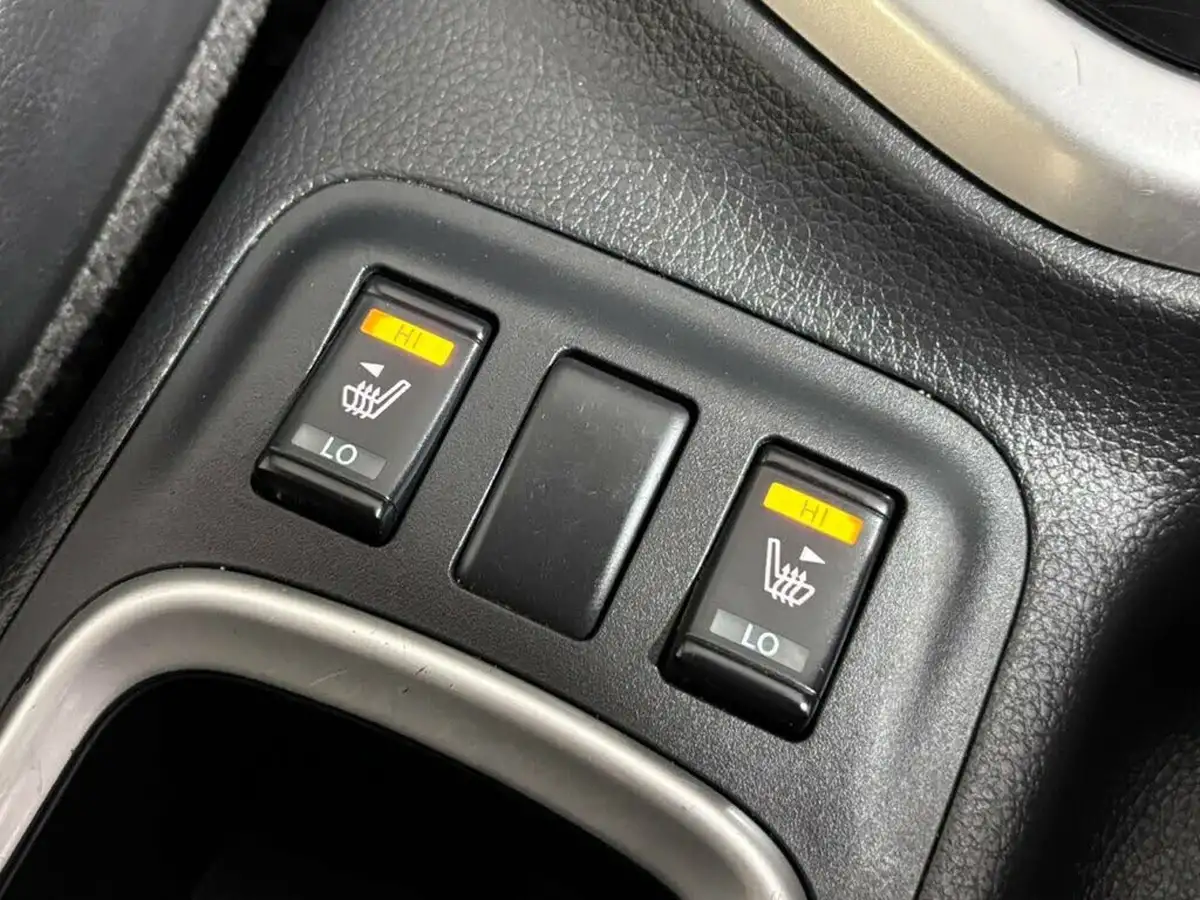2021-nissan-navara-23dci-tt-tekna-8-navileather-auto-big-14