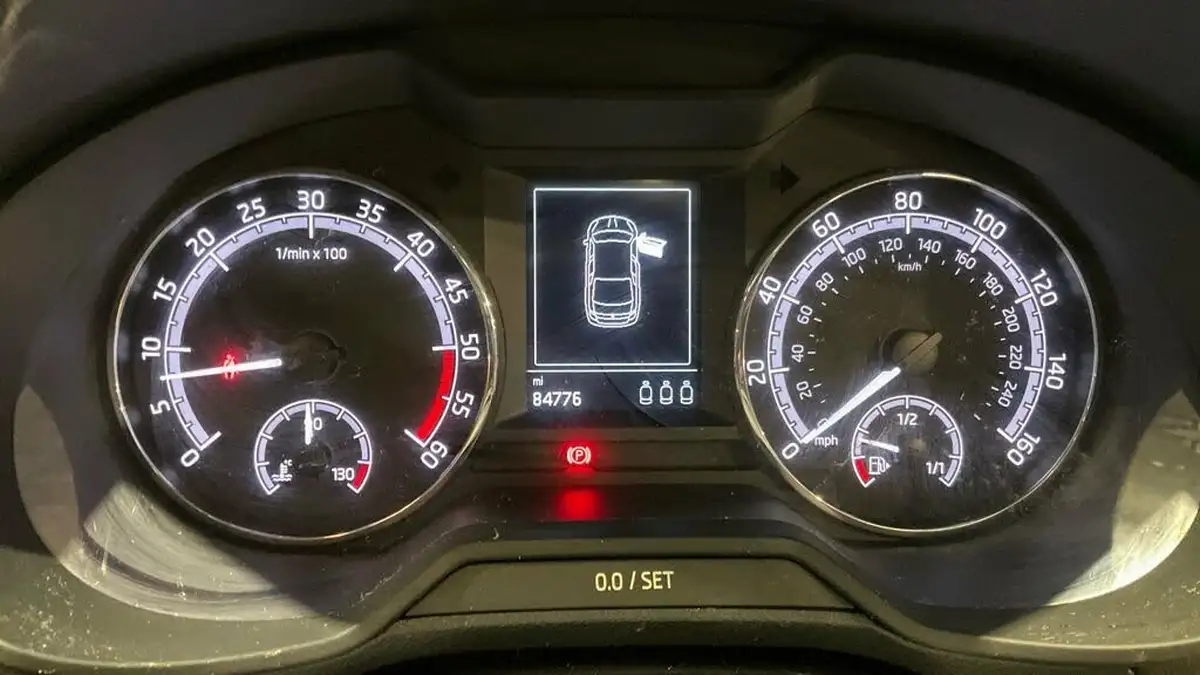 2019-skoda-octavia-16tdi-se-technology-hatchback-dsg-big-8