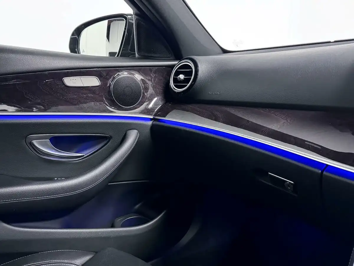 2021-mercedes-benz-e-class-20d-e300de-amg-line-edition-eq-power-saloon-4d-big-26