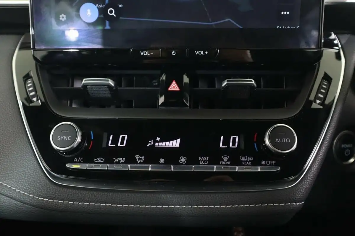 2023-toyota-corolla-18-vvt-i-icon-138bhp-touring-sports-5d-big-32