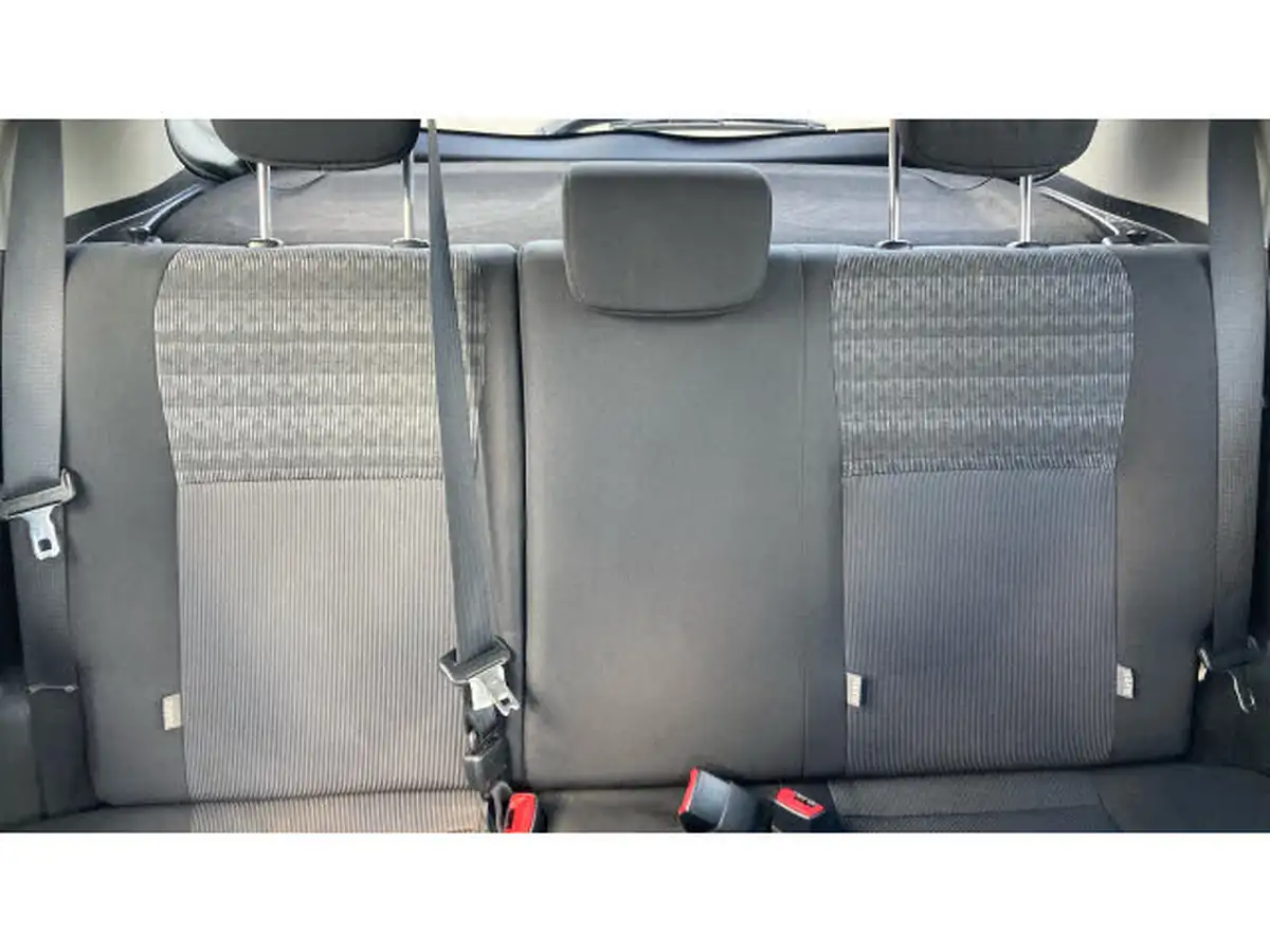 2016-toyota-yaris-133-icon-vvt-i-tss-5d-cvt-big-14