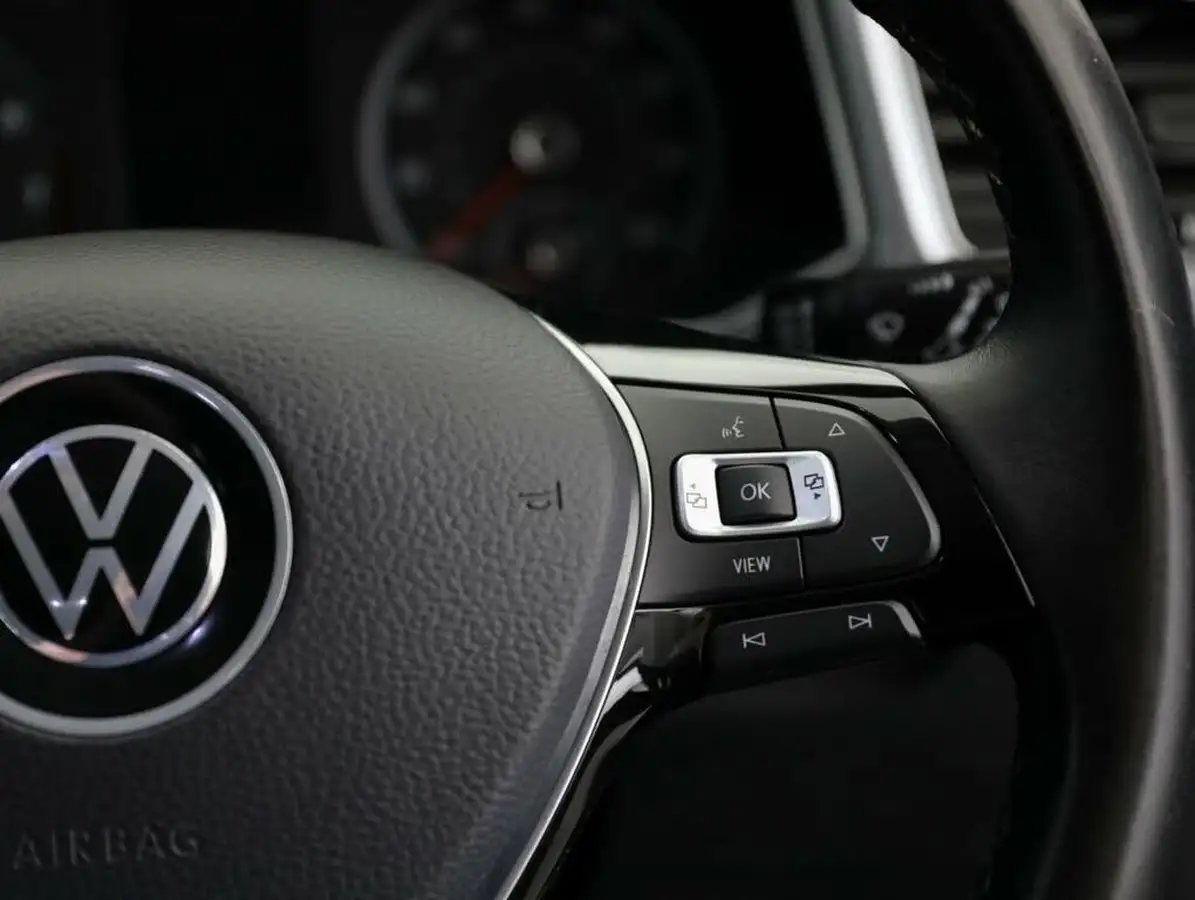 2021-volkswagen-t-roc-10-tsi-active-hatchback-5d-big-38