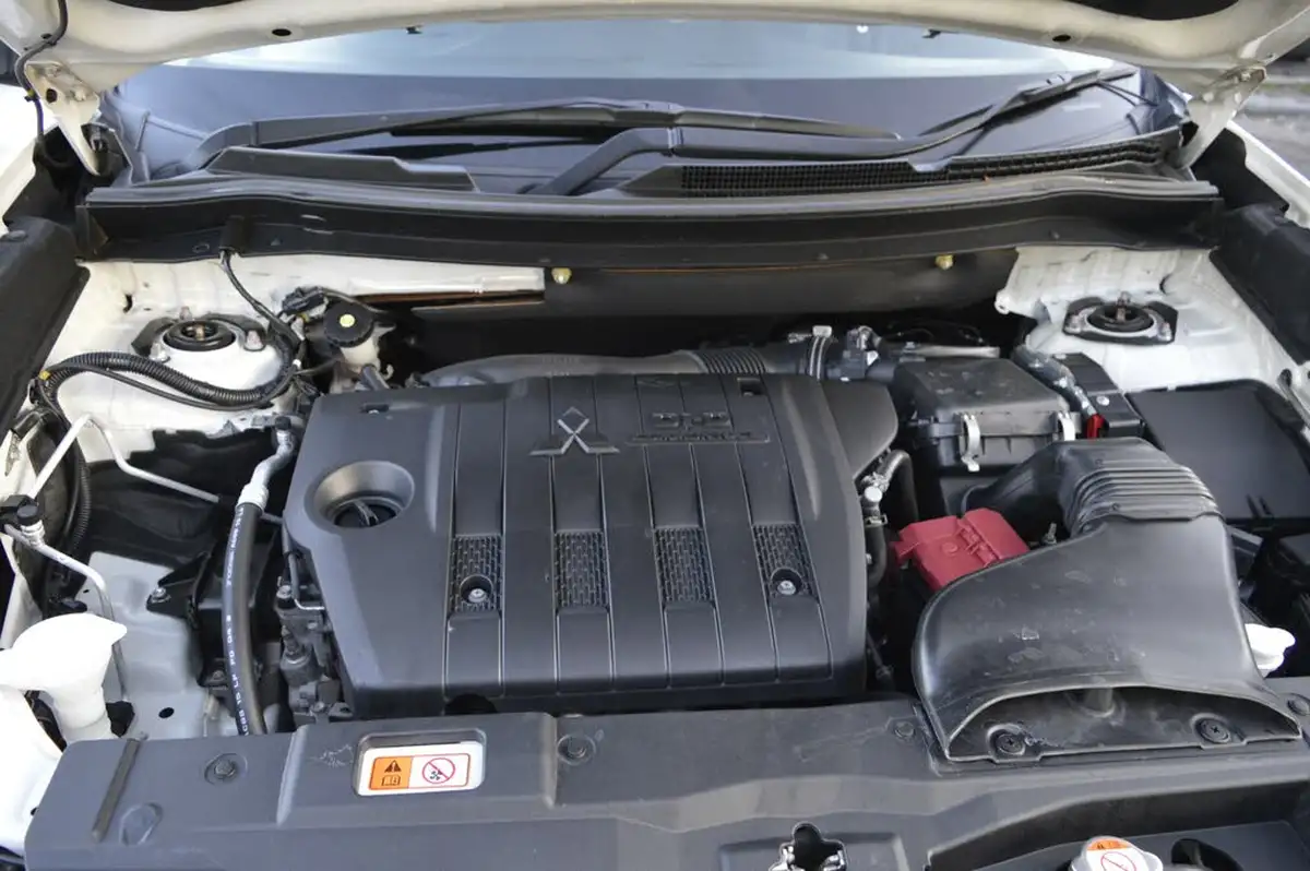 2017-mitsubishi-outlander-22di-d-4-auto-big-22