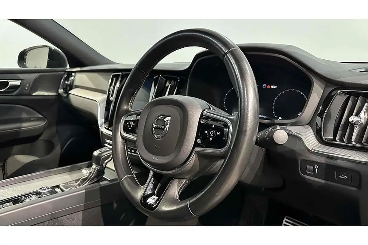 2019-volvo-s60-20-t5-r-design-plus-big-30