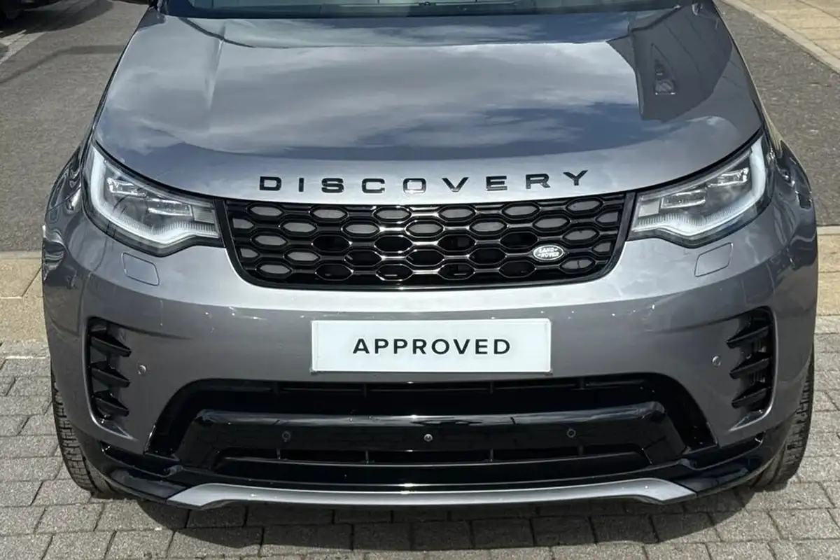 2023-land-rover-discovery-30-d300-dynamic-hse-big-27