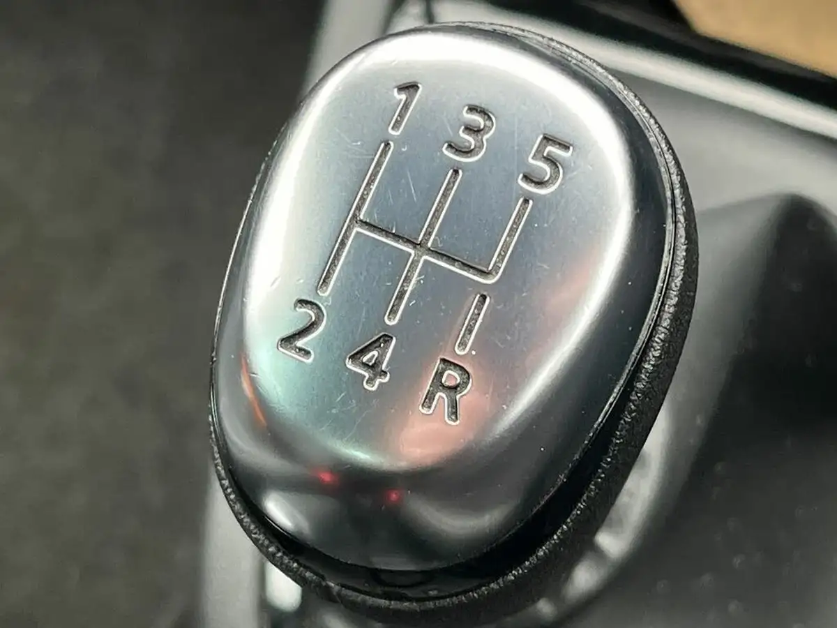 2018-renault-clio-09-tce-iconic-75ps-big-25