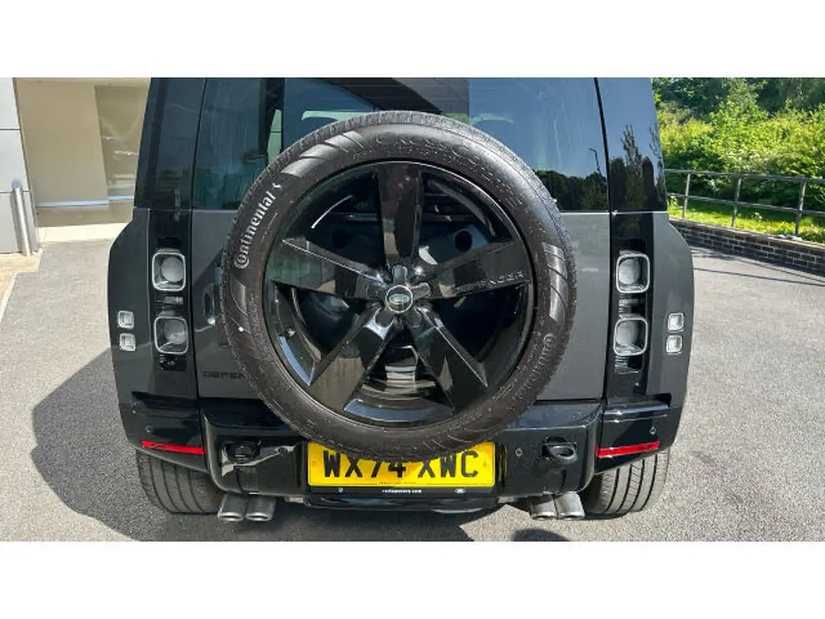 2025-land-rover-90-defender-50-p525-v8-5000cc-big-32
