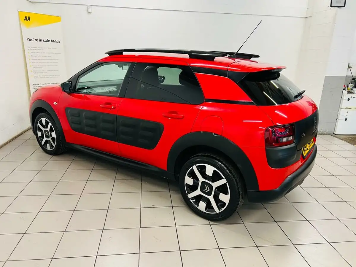 2015-citroen-c4-cactus-12-flair-110ps-ss-big-3